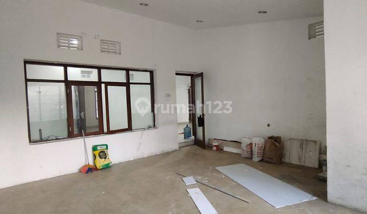 Rumah Disewa Cocok Untuk Kantor Atau Usaha di Sayap Riau 1