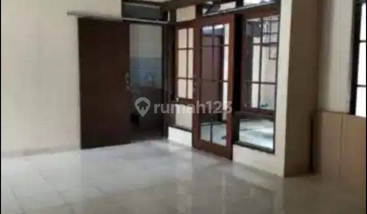 Disewakan Rumah Asri Siap Huni di Kopo Permai 1