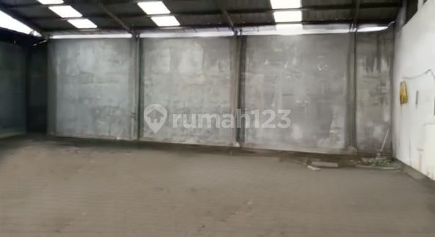 gudang dan kantor di moc toha lokasi strategis