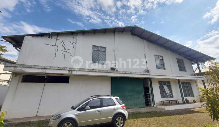 Gudang bagus dan kokoh siap pakai dengan konstruksi baja Gudang bagus dan kokoh siap pakai dengan konstruksi baja