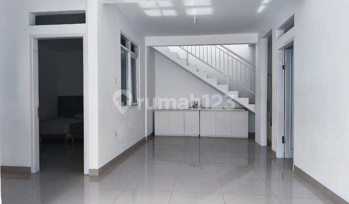 Well-Maintained Clean House Ready to Occupy in Cigadung Near Dago