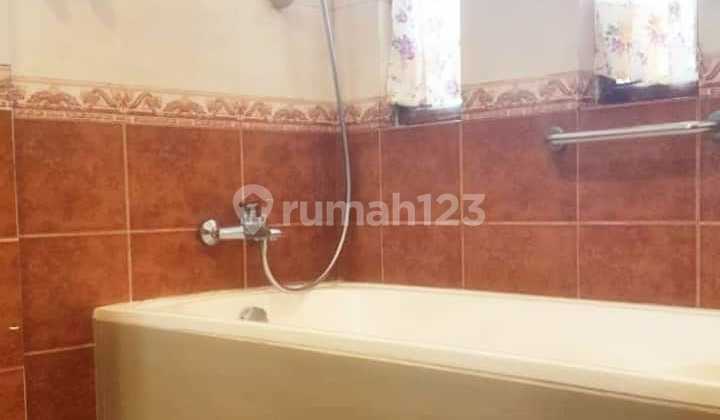 Spacious yard house fully furnished in Dago Pakar 2