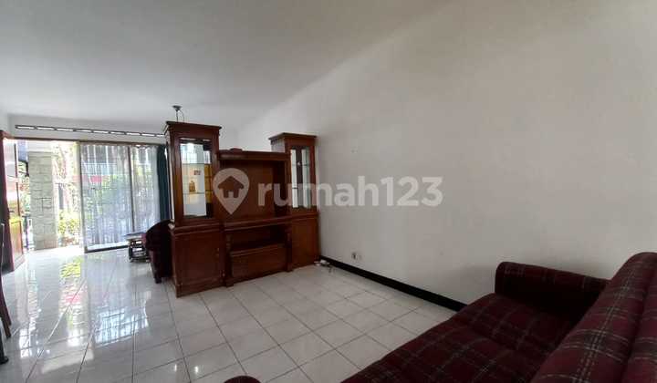 Rumah Minimalis Modern Nyaman di Komplek Setra Duta 2