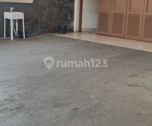 strategic location business space only on the 1st floor at gandapura street