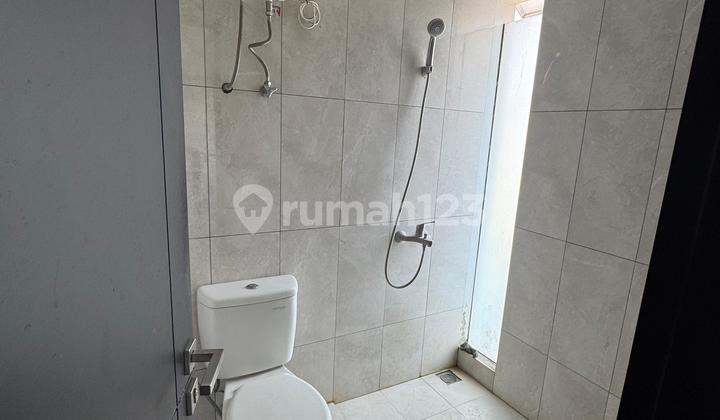 rumah hook 2 lantai di kota baru parahyangan 2