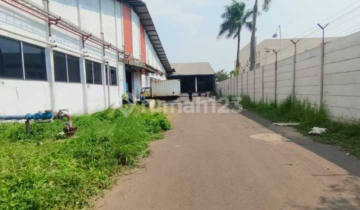 Ready-to-use shared warehouse located in Cisirung.