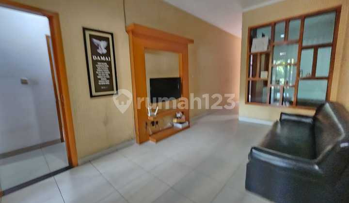 Modern Minimalist House Located in Mekar Wangi Complex 2