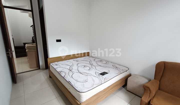 rumah nyaman semi furnished 2 lantai di setra murni asri 2