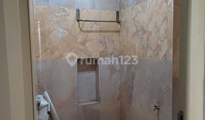 Rumah Bagus Terawat Nyaman di Daerah Antapani 2