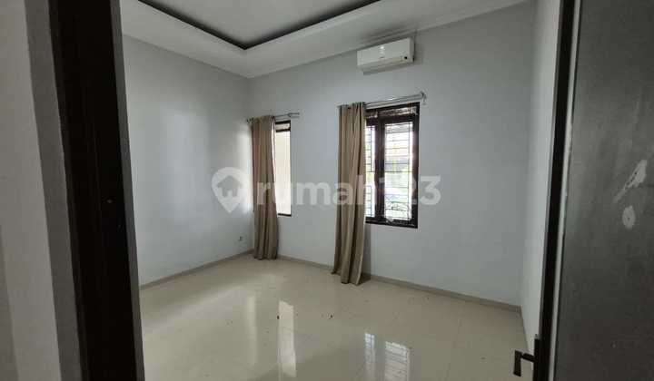 Comfortable Minimalist House Located in Batununggal Comfortable Minimalist House Located in Batununggal