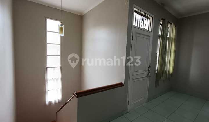 rumah modern 2 lantai semi furnished di gegerkalong 2