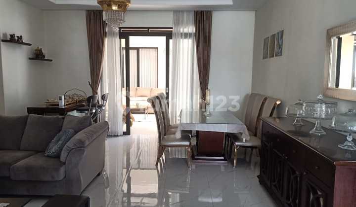 Rumah Bagus Nyaman Lokasi di Setiabudi Regency 2