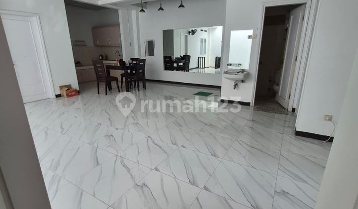 Comfortable Minimalist House in Kota Baru Parahyangan 2