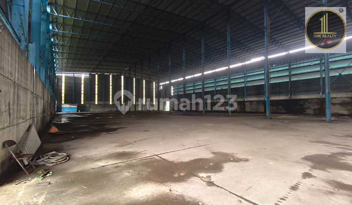 shared warehouse warehouse area near moch toha toll road