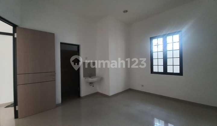 Strategic 2-Story Modern House Near Karapitan