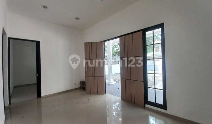 Strategic 2-Story Modern House Near Karapitan 2