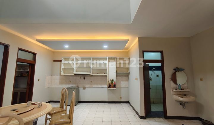 Comfortable modern house located in Muara Sari.