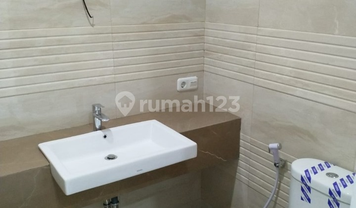 minimalist new building house in batunungal 2