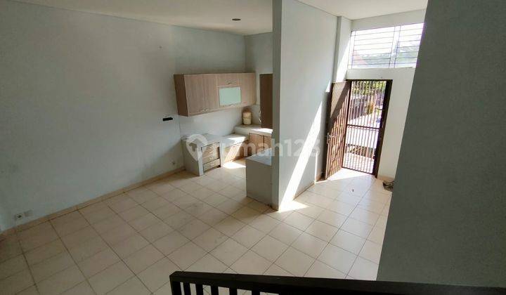 rumah modern nyaman 2 lantai lokasi di cipedes 1