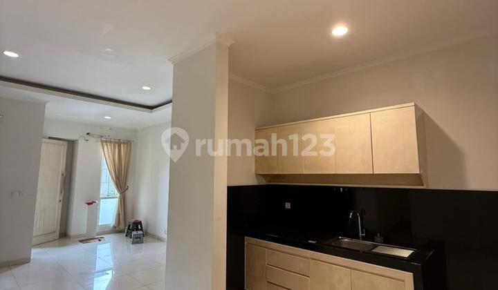 Beautiful House in a Strategic Location at Leora Alam Sutera