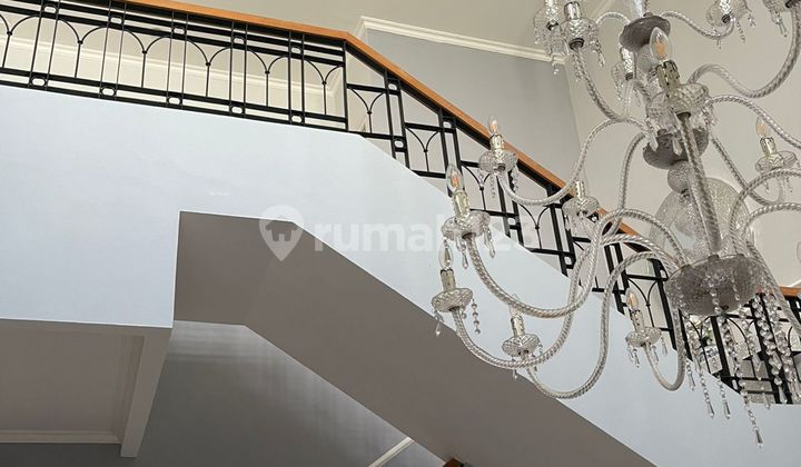 DIJUAL RUMAH CANTIK SEMI FURNISHED Puspita Loka BSD