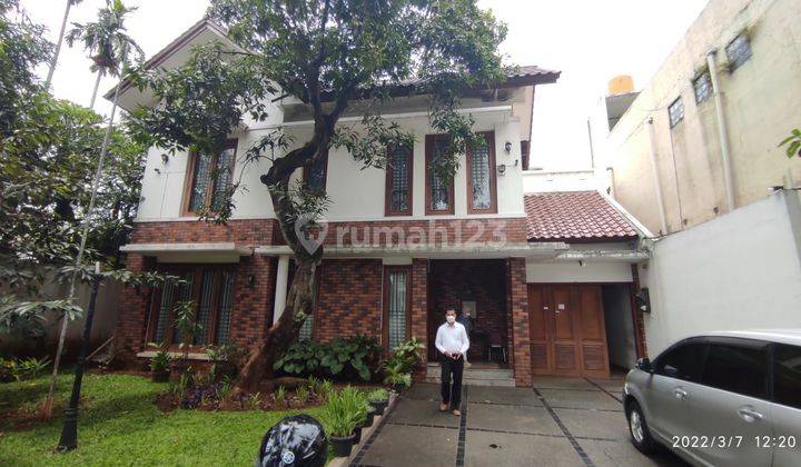 Rumah 2 lantai shm di kemang jl.esemde A. 2