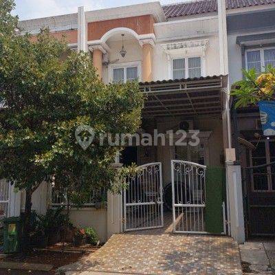 Rumah Bagus Dan Menarik Di Perumahan The Royal 1