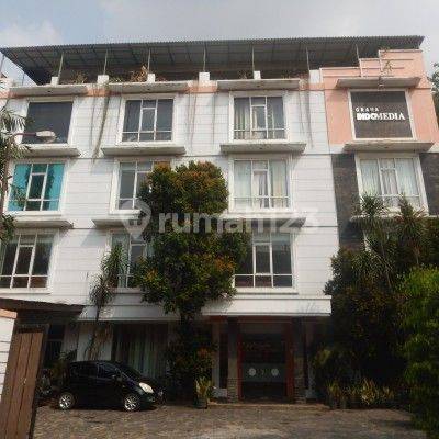 Tempat usaha 3 Lantai djual murah di Jl.Limo Grogol 1