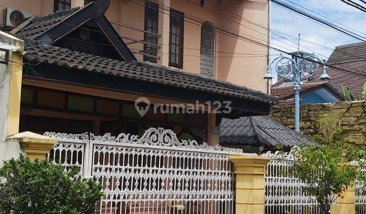 Rumah 2 lantai murah dan cantik di Jual dekat Deplu 2