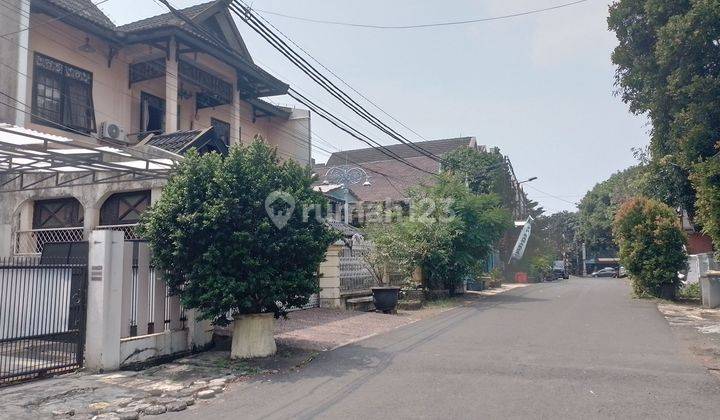 Rumah 2 lantai murah dan cantik di Jual dekat Deplu 2