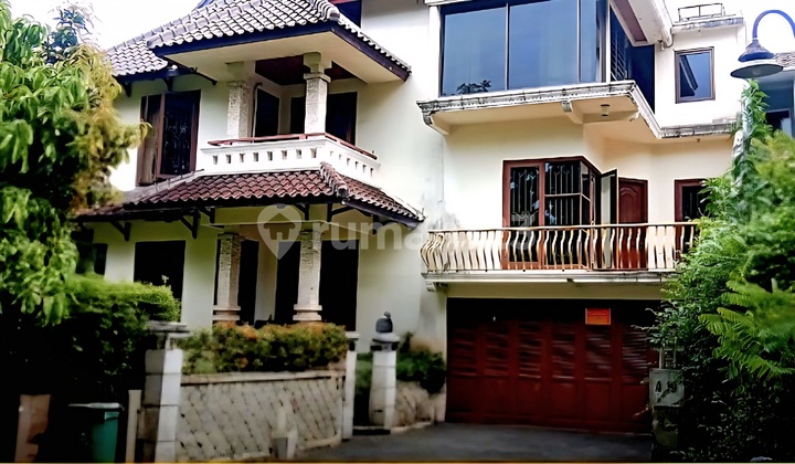 Beautiful 2-Story House in Lebak Bulus Beautiful 2-Story House in Lebak Bulus