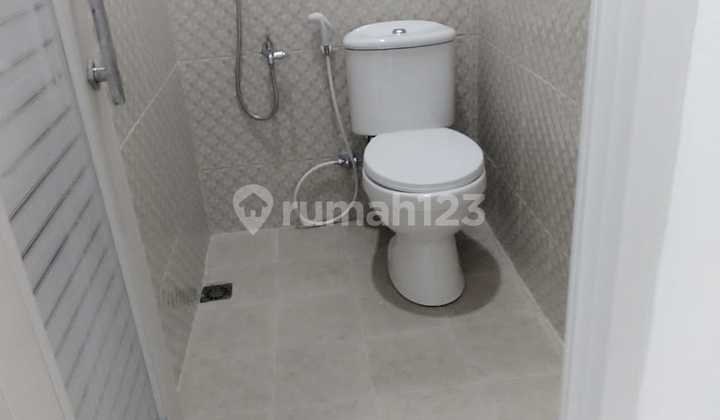 Rumah Dijual Bagus 2 Lantai Akses Jalan Lebar Dalam Komplek Di Pondok Bambu Jakarta Timur  2