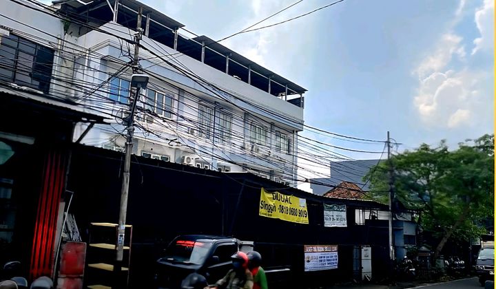 Affordable Strategic 3-Story Shophouse in Tebet Saharjo 2