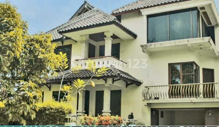 Cozy Home in Elite South Jakarta Area Near MRT Toll Gate
