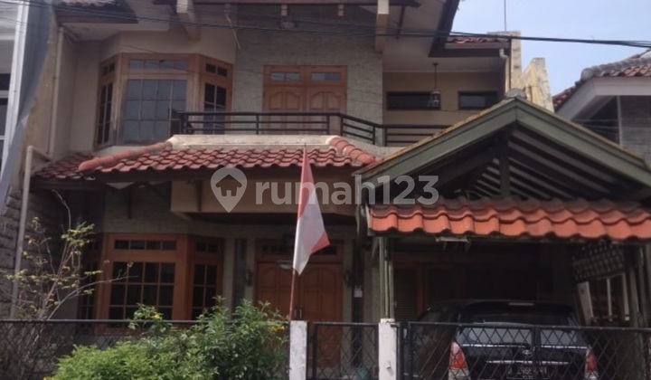 Rumah 2 Lt Dekat Pusat Perbelanjaan Kelapa Gading