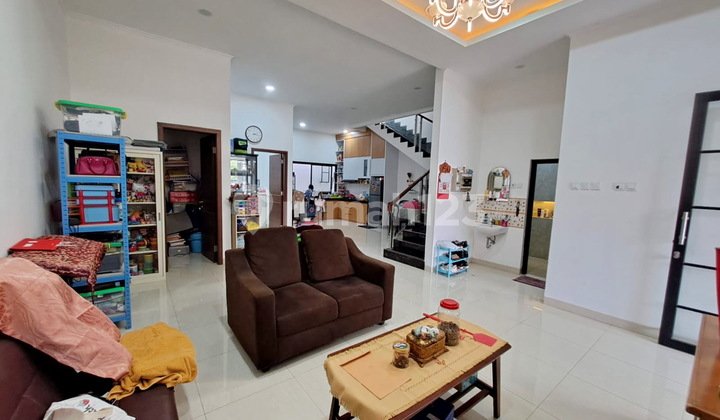 Rumah Posisi Hoek Di Villa Melati Mas Tangerang