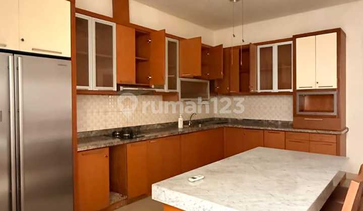 Rumah Rapih Semi Furnish di Residance One Bsd 2