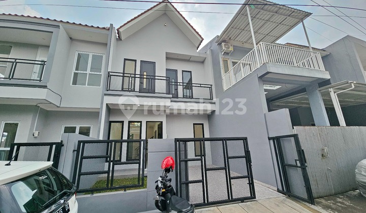 Dijual Rumah Minimalis Rapih Di Kencana Loka Bsd