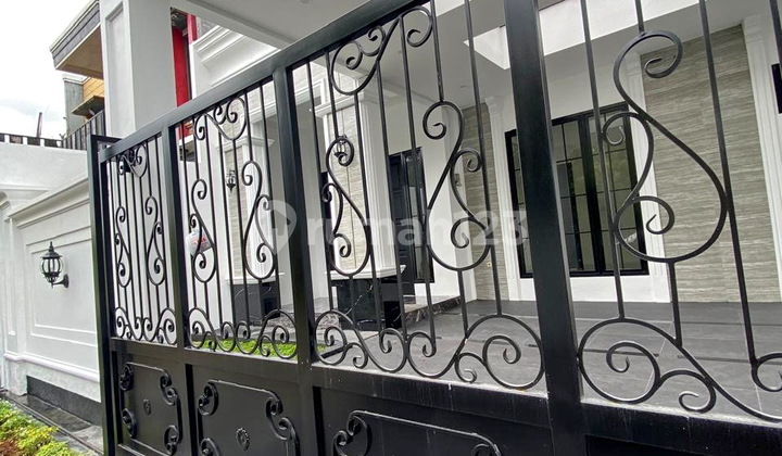 American Classic Style House In Griya Loka Bsd 2