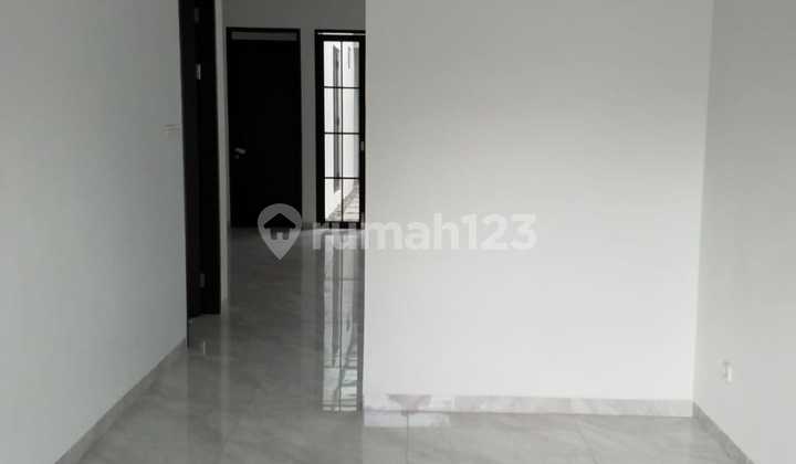 Rumah Baru Unfurnished American Classic Di Batununggal, Bandung 2