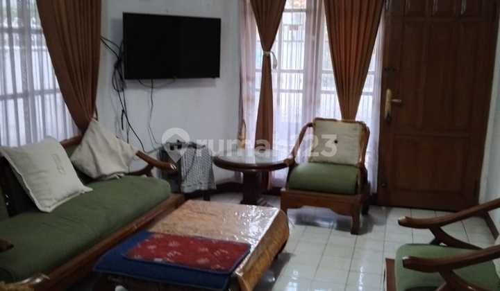 Rumah Dengan Lahan Cukup Luas di Kawasan Cikawao