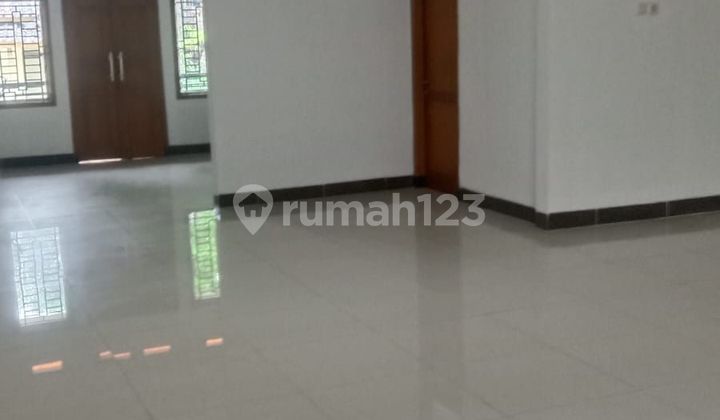 Rumah Bagus Siap Pakai  2 Lantai di komplek industri  Sadang Rahayu