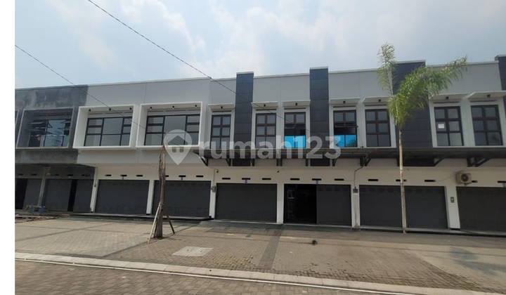 Ready-to-Use Shophouse in Batununggal Bandung