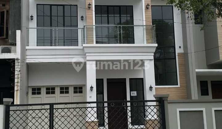 Rumah Baru Unfurnished American Classic Di Batununggal, Bandung