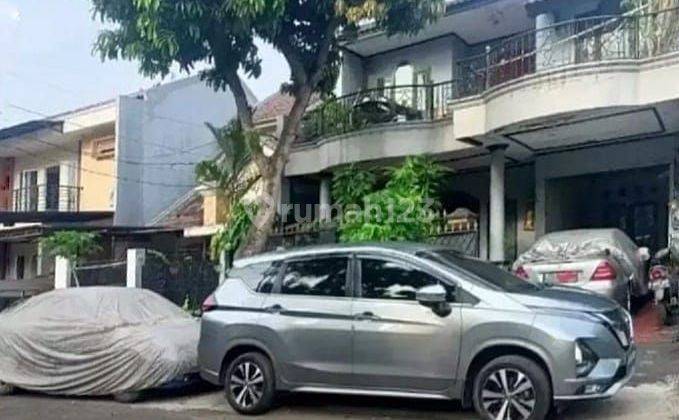 Rumah 2 lantai dekat Toll Parigi di Cluster Graha Raya Bintaro Jaya 1