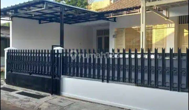 Disewakan Rumah Di Komplek Dpr Sektor 2 
bintaro Jaya - Tangsel 1