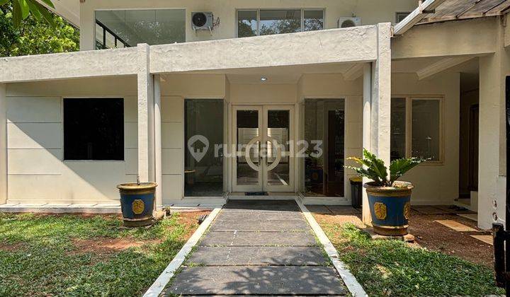 Rumah 2 Lantai Bagus Unfurnished SHM di Pakubuwono, Jakarta Selatan 1