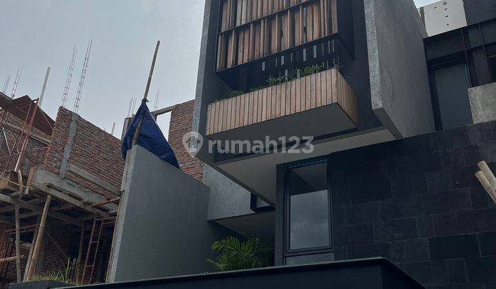 Rumah 3 Lantai Baru SHM di Permata Hijau, Jakarta Selatan 2