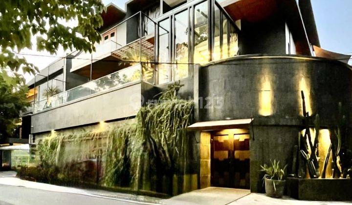 Rumah 4 Lantai Bagus Furnished di Kebayoran Baru, Jakarta Selatan 1