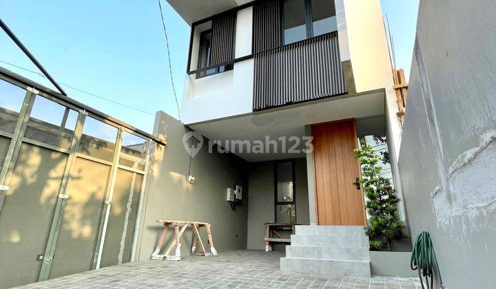 Rumah Siap Huni Single House, Modern Design Pejaten 1